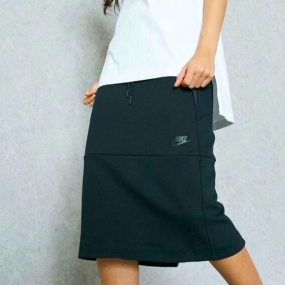 Nike‎ Tech Fleece Midi Skirt Size  Small - Picture 11 of 11